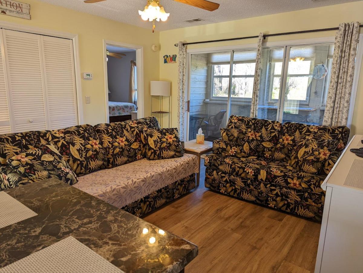 Apartment Central-Secluded By Nature-Pools-15 Min To Beach *